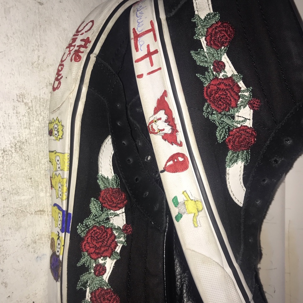 Vans with roses print and custom by me❤️